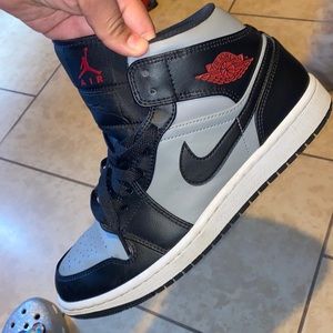 Air Jordan 1 mid SHADOW